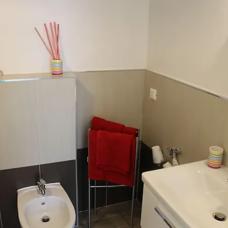 Mala דירה *